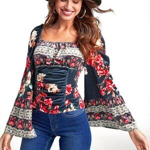 NWOT Plus size VENUS boho velvet top. Stretchy/rouched with statement sleeves 3X